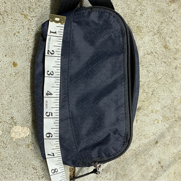 Athleta Black Belt Bag Minimalist Design - Picture 5 of 6